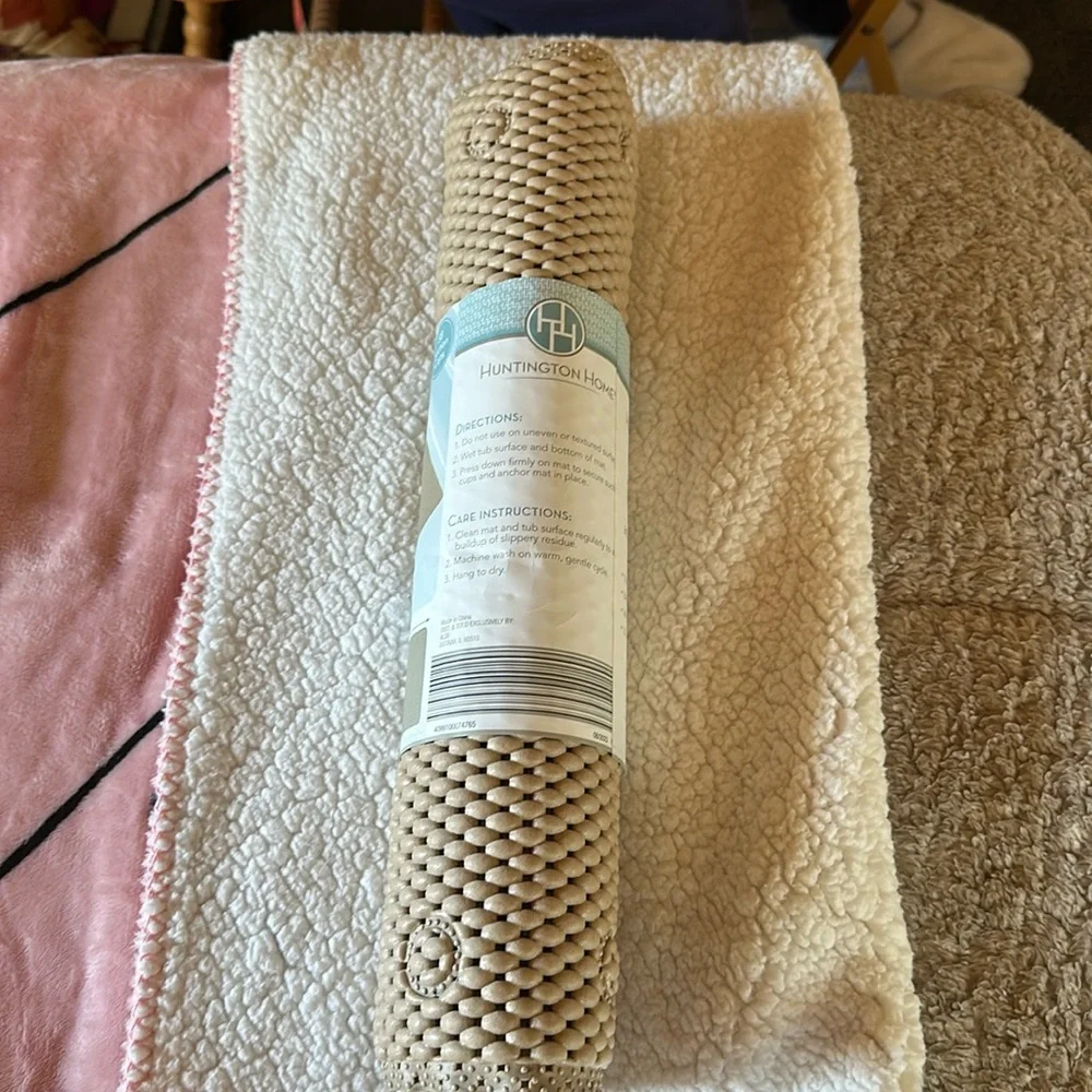 Huntington Home Cushion Grip Bath Mat